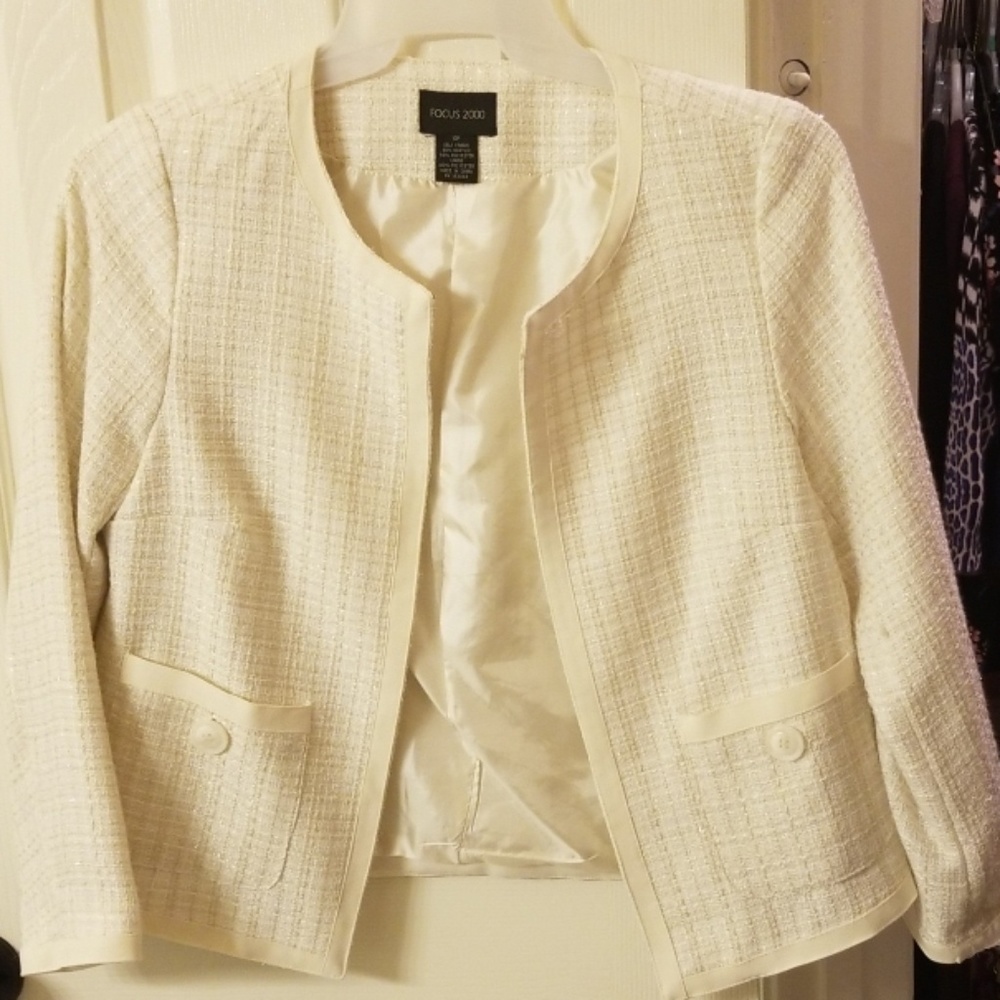 FOCUS 2000 sparkly cream blazer